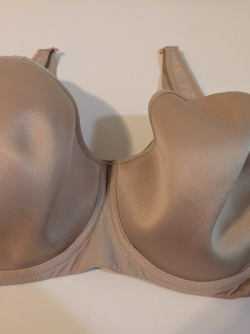 Womens Chantelle bra, size 42D